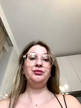 Teya moon  online show from November 26, 2025, 7:14 pm