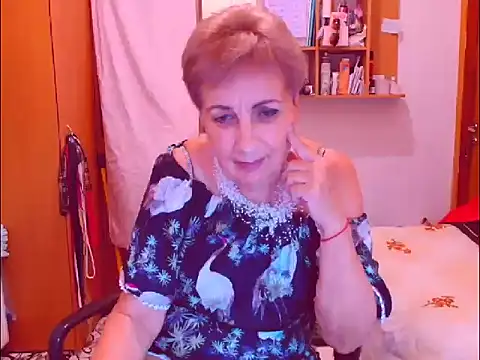 Victoria5643 online show from September 17, 2025, 6:10 pm