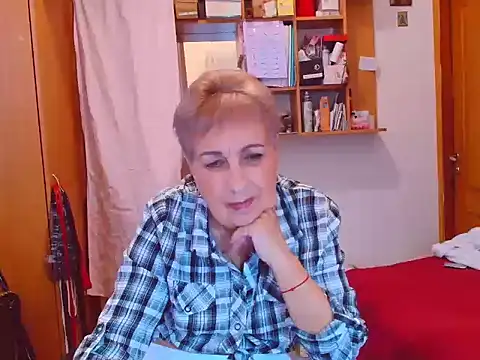 Victoria5643 online show from October 5, 2025, 3:14 pm