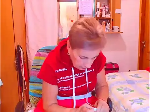 Victoria5643 online show from September 18, 2025, 8:34 pm