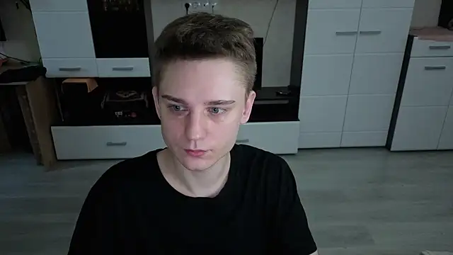 angryzan online show from December 1, 2025, 5:41 am