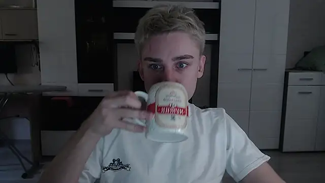 angryzan online show from March 6, 2025, 4:41 am