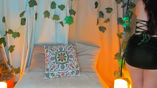 SofiMeza online show from March 17, 2025, 3:18 pm