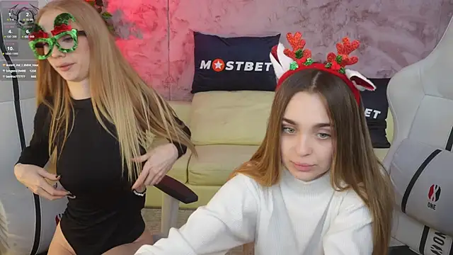 Snapshot of Lana_Pulse chatting on December 12, 2024, 2:44 pm Lana Pulse online show from December 12, 2024, 2:44 pm