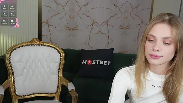 Snapshot of Lana_Pulse chatting on December 6, 2024, 2:51 am Lana Pulse online show from December 6, 2024, 2:51 am