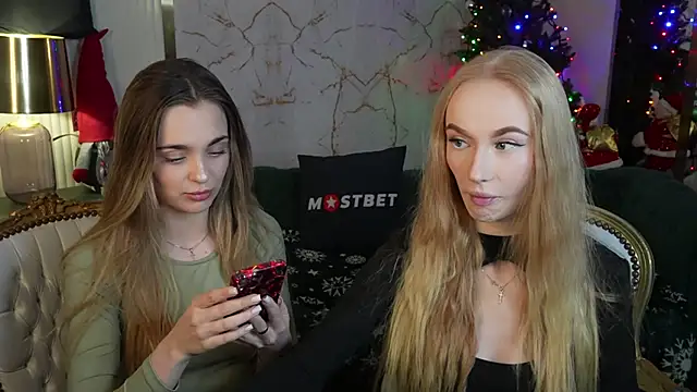 Snapshot of Lana_Pulse chatting on January 8, 2025, 11:41 pm Lana Pulse online show from January 8, 2025, 11:41 pm