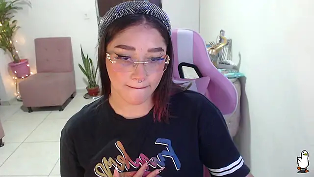 littleangel1 m online show from February 21, 2025, 7:43 pm