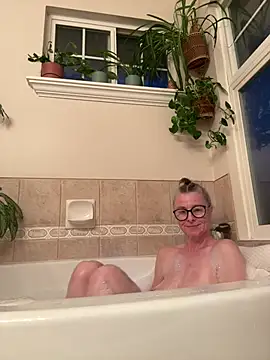 Venus22cumin online show from April 12, 2026, 3:21 am
