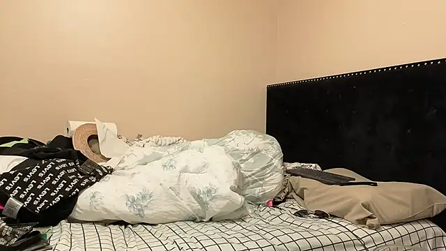 hailzeffn online show from October 26, 2025, 10:26 am