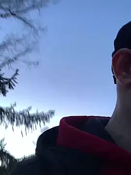 Snapshot of hailzeffn chatting on March 12, 2026, 11:42 pm hailzeffn online show from March 12, 2026, 11:42 pm