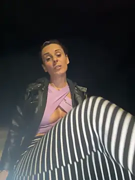 Snapshot of therealbeverlycious chatting on March 8, 2026, 10:02 pm therealbeverlycious online show from March 8, 2026, 10:02 pm