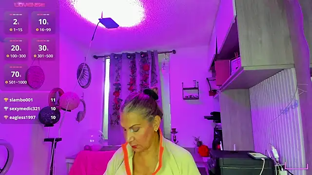  cristal ayala online show from June 14, 2026, 2:24 am