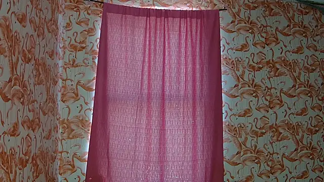 strawberrysmoothie online show from March 19, 2026, 7:58 pm