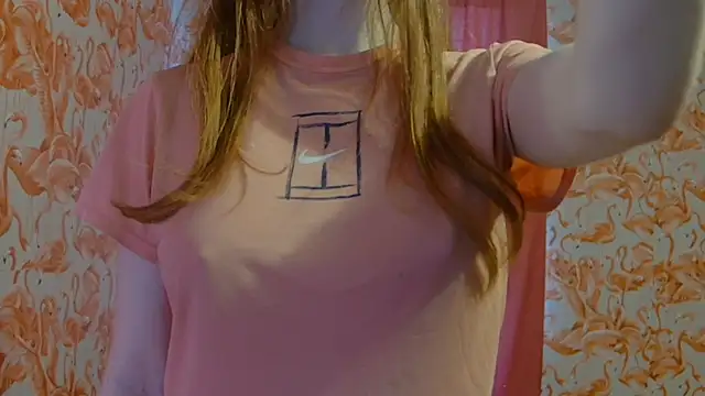 strawberrysmoothie online show from March 18, 2025, 7:55 pm