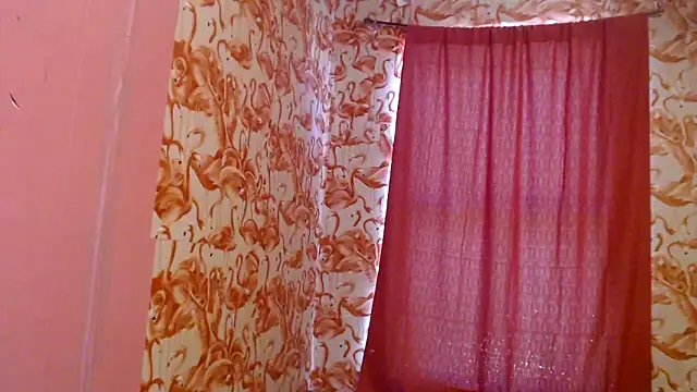 strawberrysmoothie online show from September 14, 2025, 6:41 pm