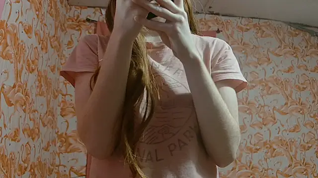 strawberrysmoothie online show from December 14, 2025, 10:37 pm