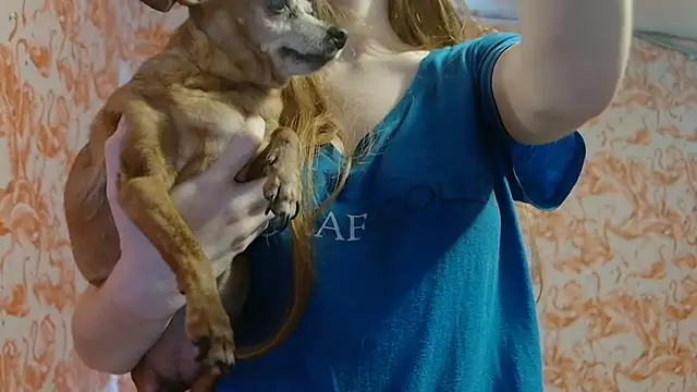 strawberrysmoothie online show from October 17, 2025, 5:59 pm