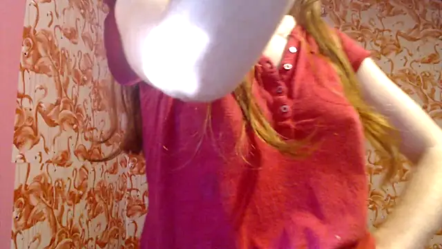 strawberrysmoothie online show from September 15, 2025, 9:37 pm