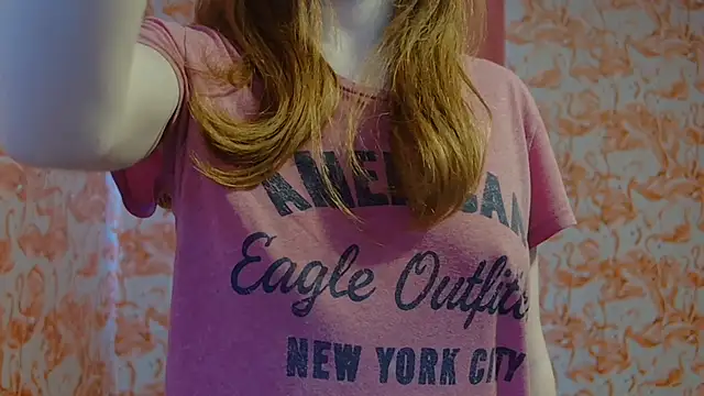 strawberrysmoothie online show from March 17, 2025, 8:51 pm