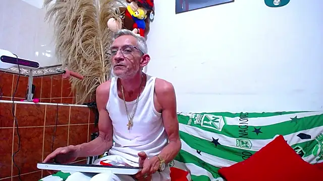 Leon hot X online show from March 13, 2025, 2:55 pm