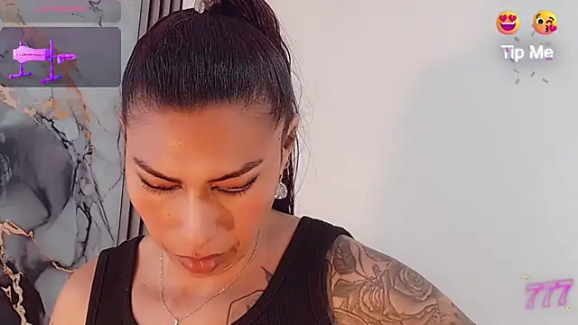 khiara moretti online show from August 5, 2026, 11:26 am