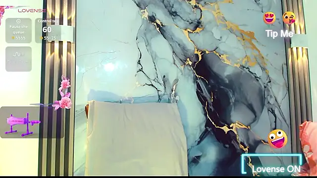 khiara moretti online show from January 15, 2026, 11:24 am