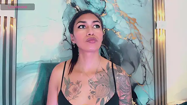 khiara moretti online show from February 5, 2026, 11:17 am