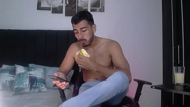 muscle ares online show from March 11, 2025, 11:55 am