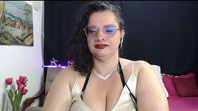 Aleja Gonzales online show from June 18, 2026, 2:43 am