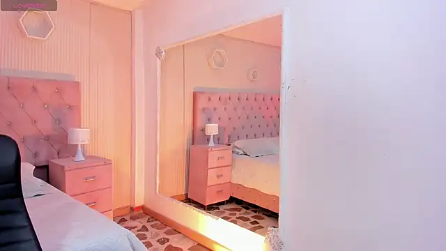 Agathaargent  online show from December 3, 2025, 4:46 am