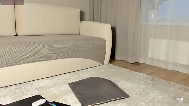 AmelinaLove online show from December 1, 2025, 2:01 am