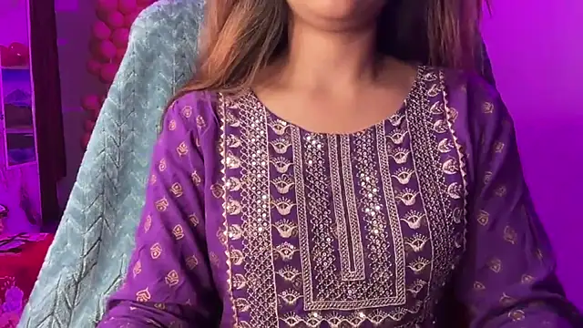 Royal girl 1 online show from February 14, 2026, 5:13 pm