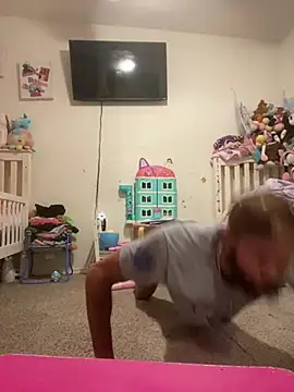 Snapshot of Luis092015 chatting on February 6, 2025, 9:28 pm Luis092015 online show from February 6, 2025, 9:28 pm