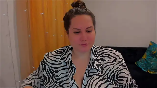  madalexa  online show from January 13, 2025, 7:20 pm