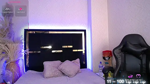 Snapshot of Moon_Water__ chatting on March 21, 2026, 10:52 am Moon Water online show from March 21, 2026, 10:52 am