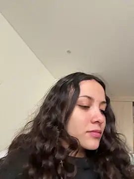 Megan Rodrigo online show from June 6, 2026, 2:33 pm