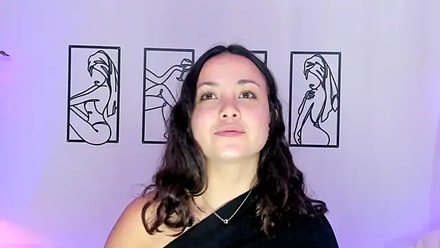 Megan Rodrigo online show from October 5, 2025, 7:04 pm