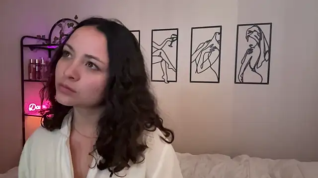 Megan Rodrigo online show from November 19, 2025, 7:14 pm