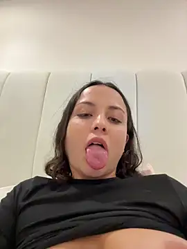 Megan Rodrigo online show from June 4, 2026, 2:38 am