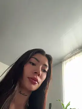Roxanne 08 online show from July 4, 2026, 2:43 pm