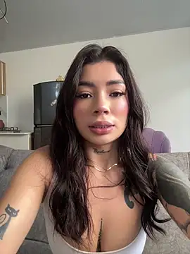 Roxanne 08 online show from June 27, 2026, 4:57 pm