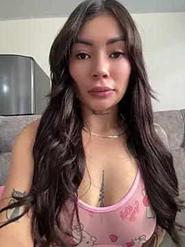 Roxanne 08 online show from July 8, 2026, 6:52 pm