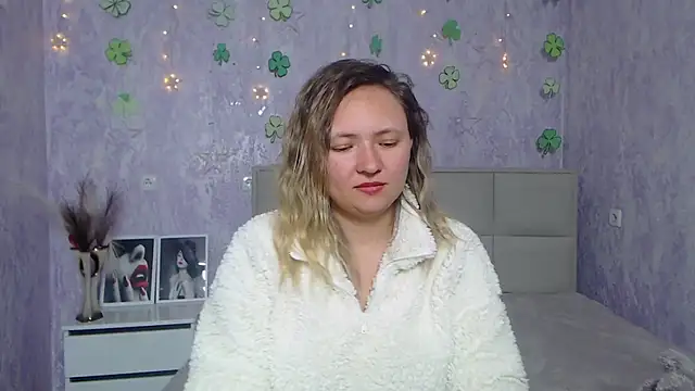 SallyVerda online show from March 19, 2025, 4:14 am