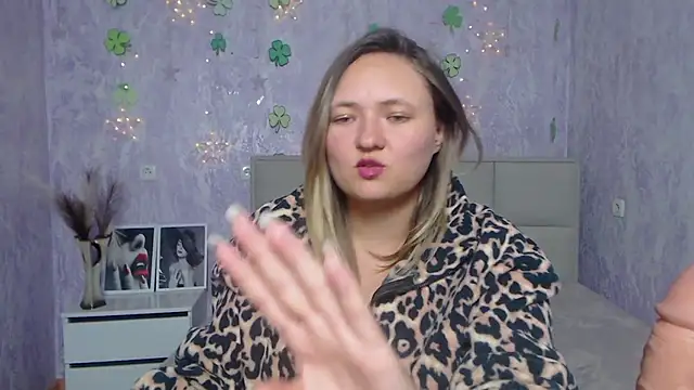 SallyVerda online show from March 21, 2025, 4:39 am