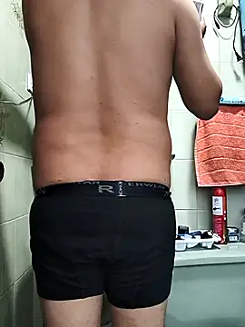 Snapshot of BatiBattman69 chatting on February 3, 2025, 10:32 pm BatiBattman69 online show from February 3, 2025, 10:32 pm