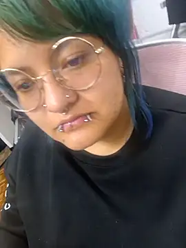 lucky-leah online show from June 2, 2026, 3:39 am