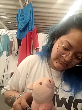 lucky-leah online show from June 10, 2026, 4:46 am