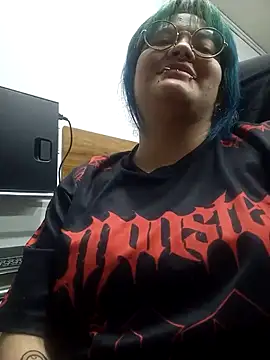lucky-leah online show from May 26, 2026, 3:37 am
