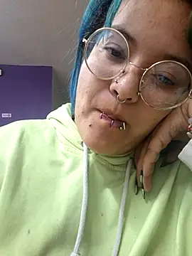 lucky-leah online show from May 15, 2026, 3:37 am