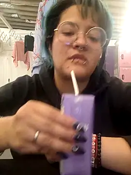 lucky-leah online show from June 3, 2026, 3:40 am